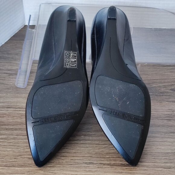 Nine West Comfort Wedge Pumps Size 7 Black Leather Minimalist Dress Shoes - Picture 9 of 12